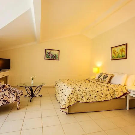 Отель Paradise Garden 3*